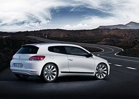 2009-volkswagen-scirocco-rear-thumb.jpg