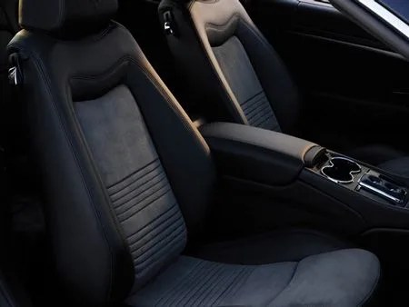 maserati-granturismo-s-interior-thumb.jpg