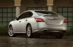 2009-nissan-maxima-rear-view-thumb.jpg
