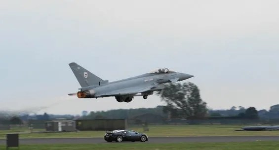 1-veyron-vs-eurofighter-typhoon