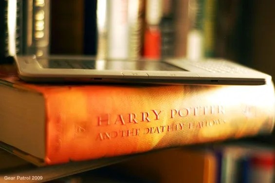 amazon-kindle-2-versus-harry-potter-book