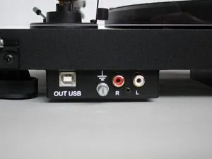 debut_iii_usb_out
