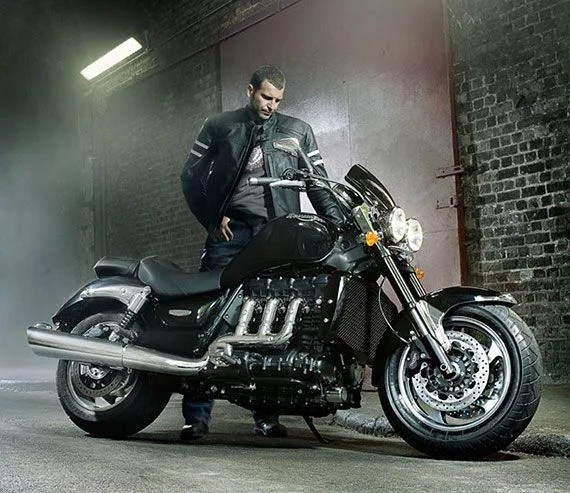 2010-triumph-rocket-iii-roadster