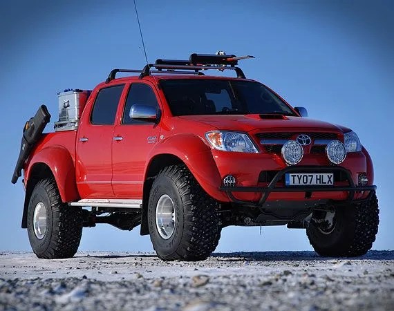 arctic-trucks-hilux-red