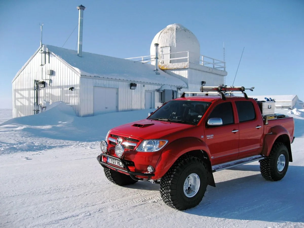 arctic-trucks-hilux-red-top-gear-2