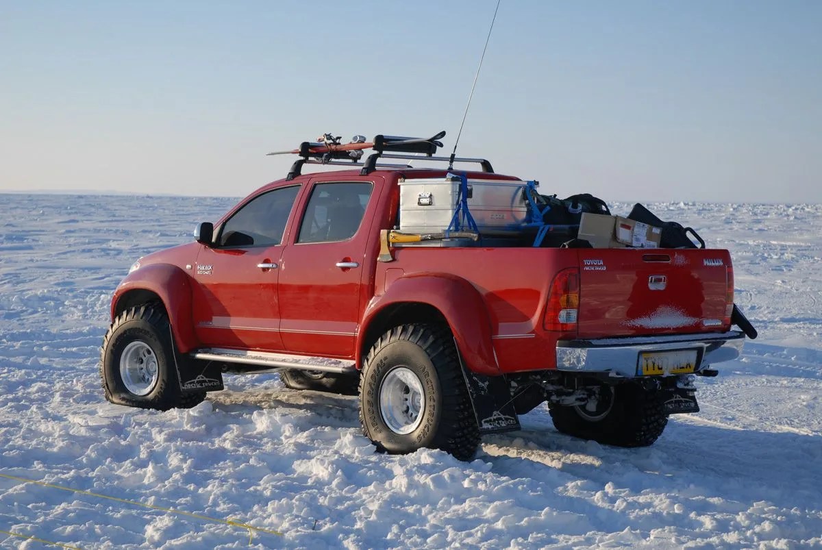 arctic-trucks-hilux-red-top-gear-4
