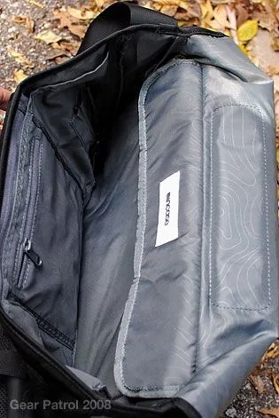 incase-small-messenger-bag-gear-patrol-2