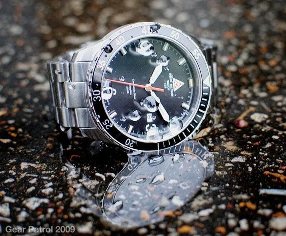 swiss-military-watch-analog-date-commando-diver-gear-patrol