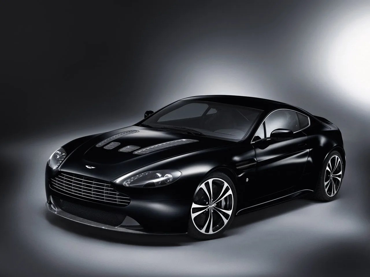 aston-martin-carbon-black-dbs-and-v12-vantage-quarter-profile