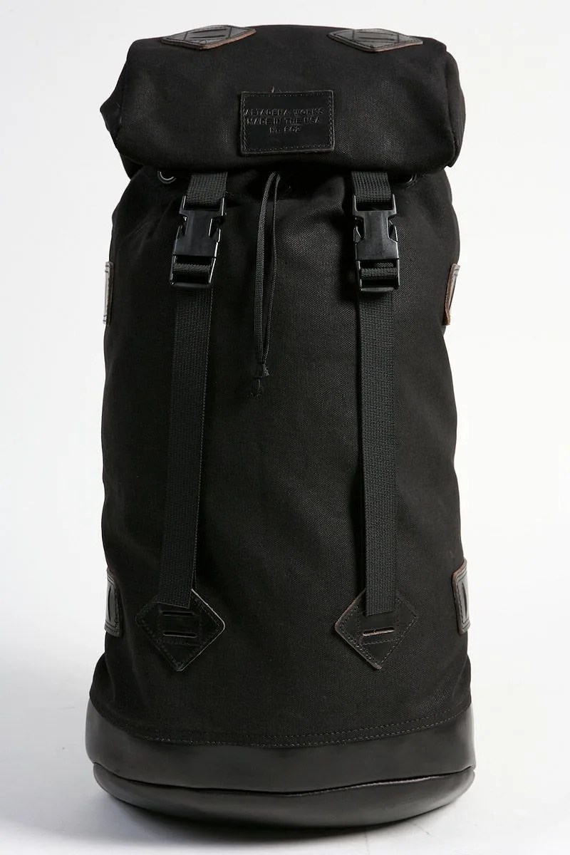 802-blkblk-01