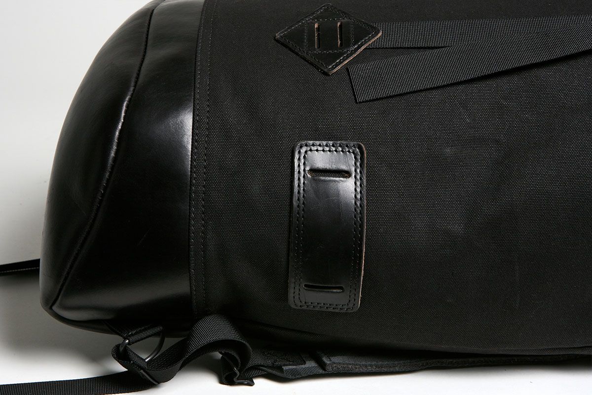 802-blkblk-04