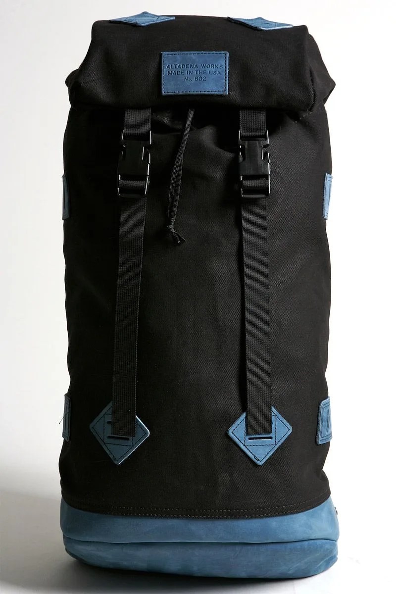 802-blkblue-01