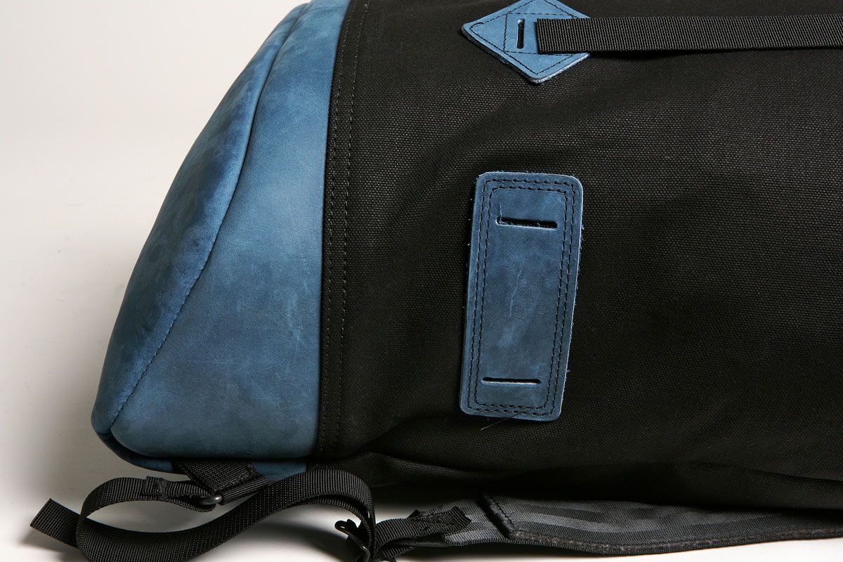 802-blkblue-04