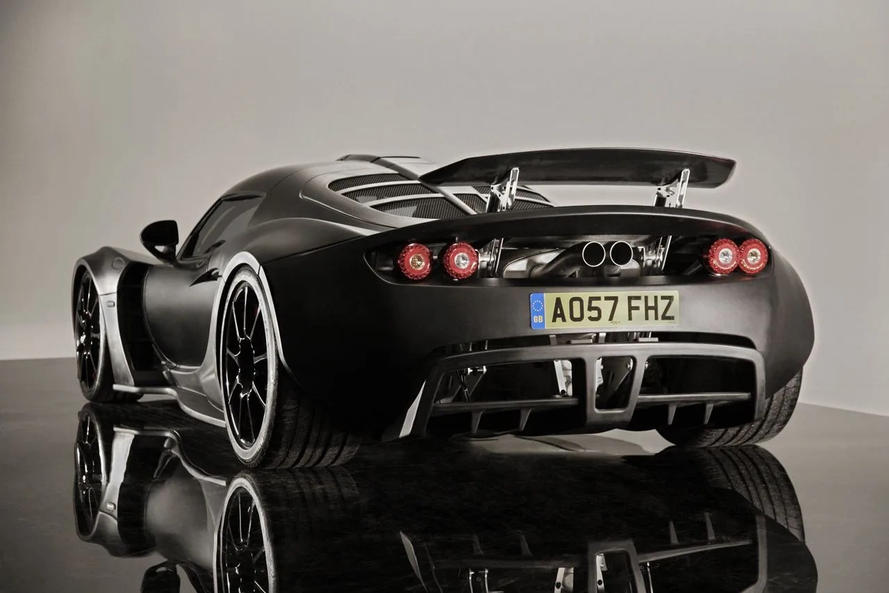 hennessey-venom-gt-gear-patrol-21