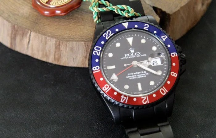 black-limited-edition-gmt-2