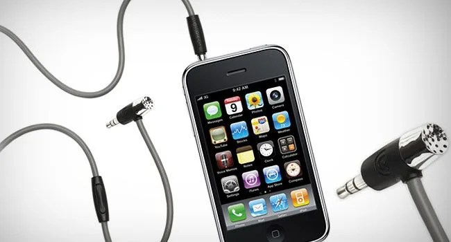 Griffin-Hands-free-Mic-AUX-Cable-Gear-Patrol