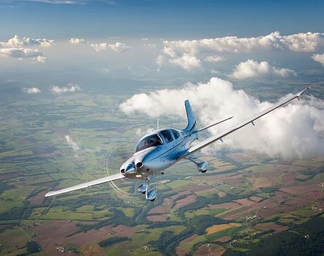 cirrus-sr22t-gear-patrol