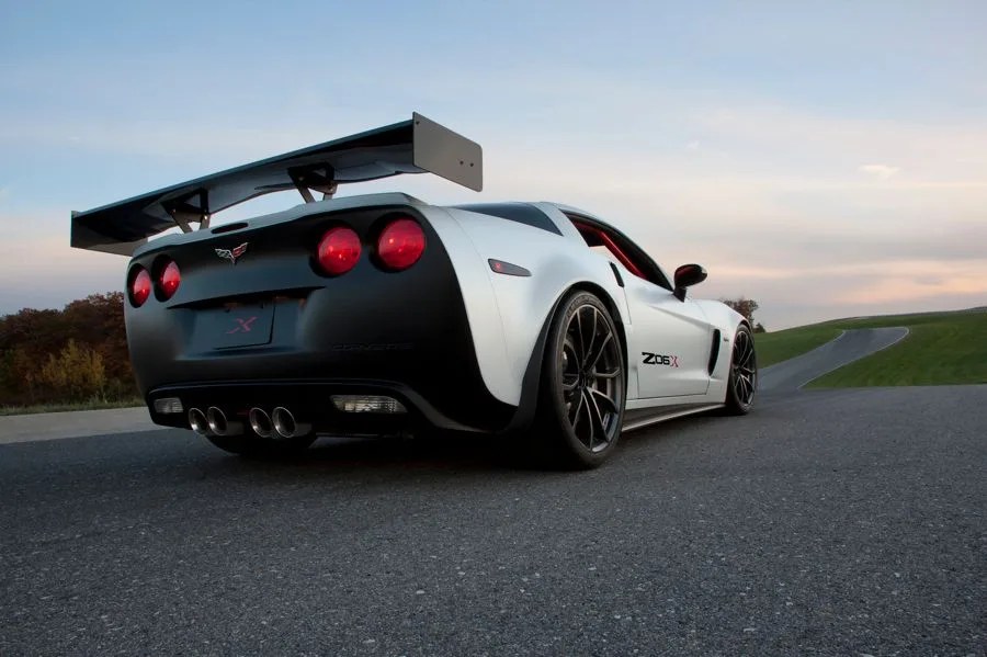 Corvette-Z06X-Gear-Patrol-3_
