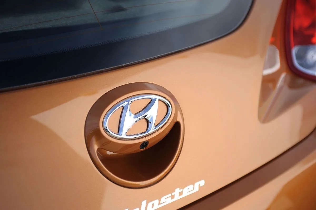 2012-hyundai-veloster-25_1200