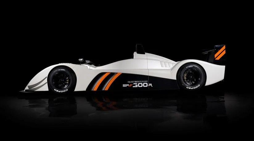 2CaterhamLolaSP300Rfirstofficialpictures