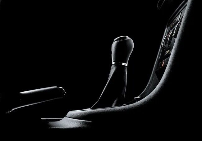 2012-Volkswagen-Beetle-Black-Turbo-Edition-Gear-Patrol-7_