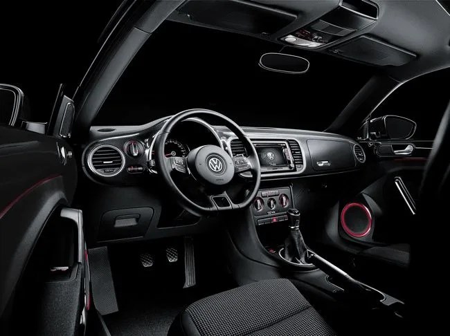 2012-Volkswagen-Beetle-Black-Turbo-Edition-Gear-Patrol-8_