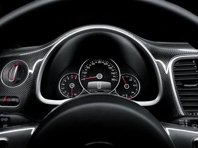 2012-Volkswagen-Beetle-Black-Turbo-Edition-Gear-Patrol-9_