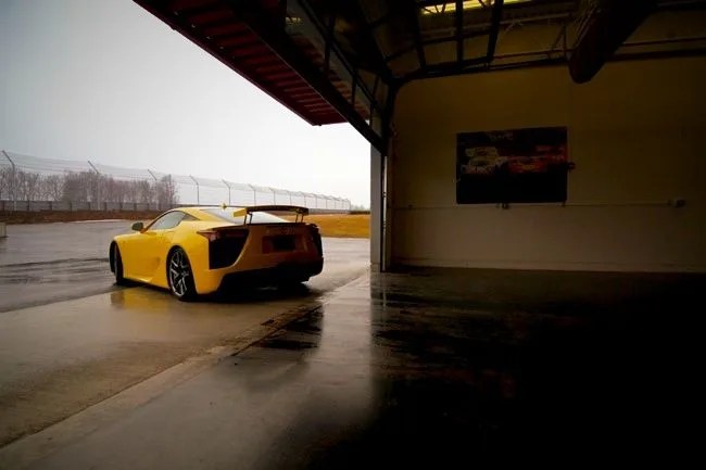 lexus-lfa-gear-patrol-24_