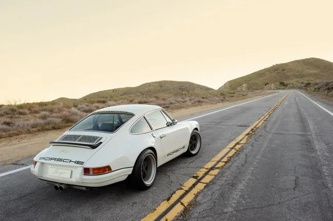 028-singer-911_