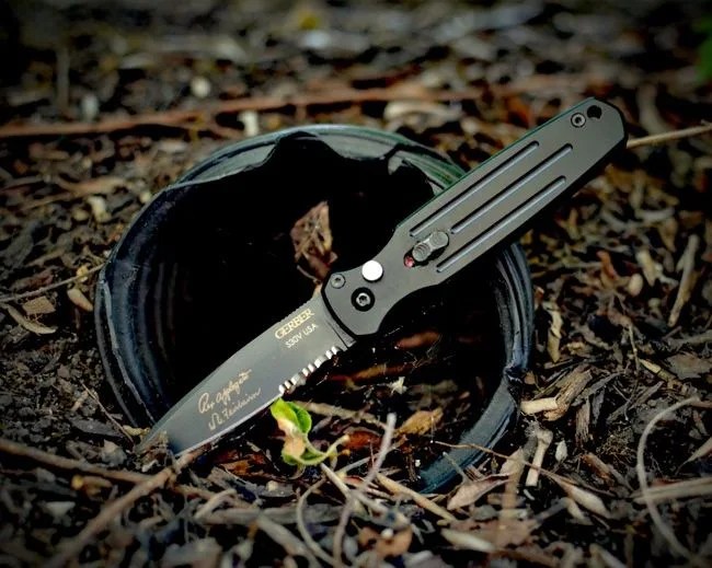 Gerber-Mini-Covert-Automatic-Gear-Patrol-4_