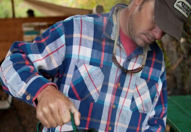 Mountain-Khakis-Teton-Flannel-Shirt-Gear-Patrol-lead