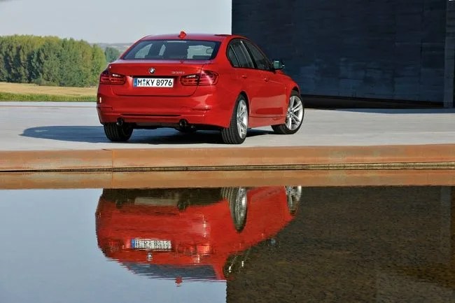 0019-2012-bmw-3-series-1318619111_