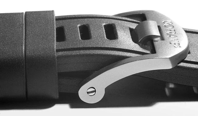 isofrane-straps-gear-patrol-1