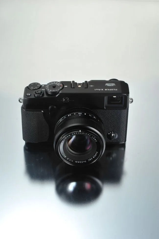 Fujifilm-X-PRO-1-Gear-Patrol-3_