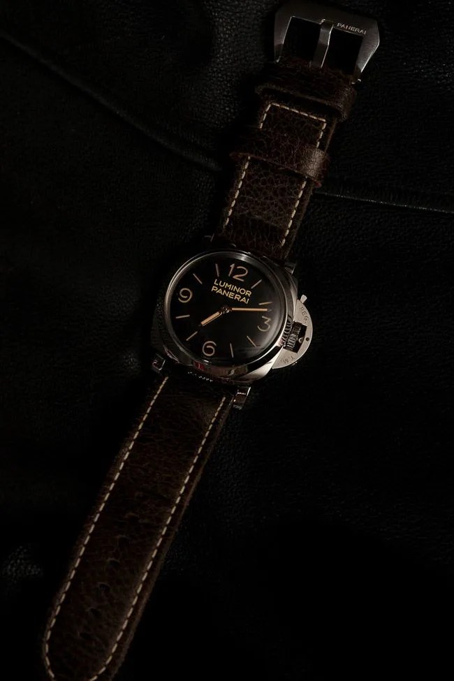 Panerai-PAM372-Gear-Patrol-Timekeeping-3