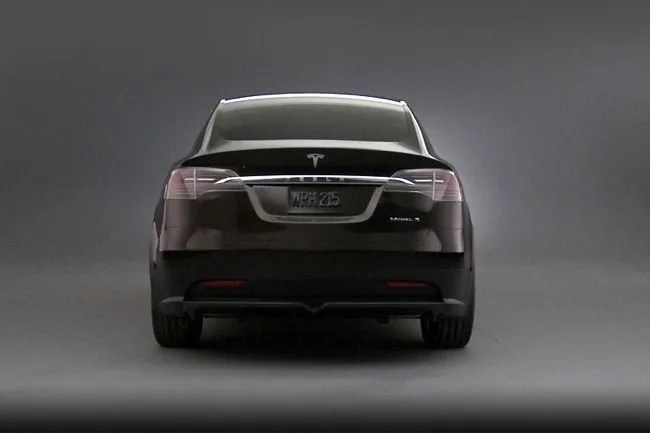 Tesla-Model-X-Gear-Patrol-4_