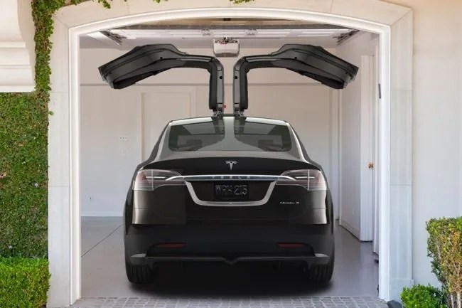Tesla-Model-X-Gear-Patrol-8_