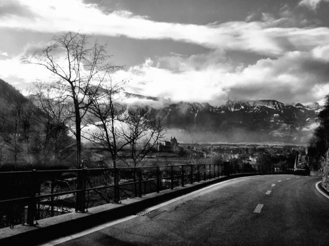 bentley-continental-gt-gstaad-geneva-gear-patrol-18_