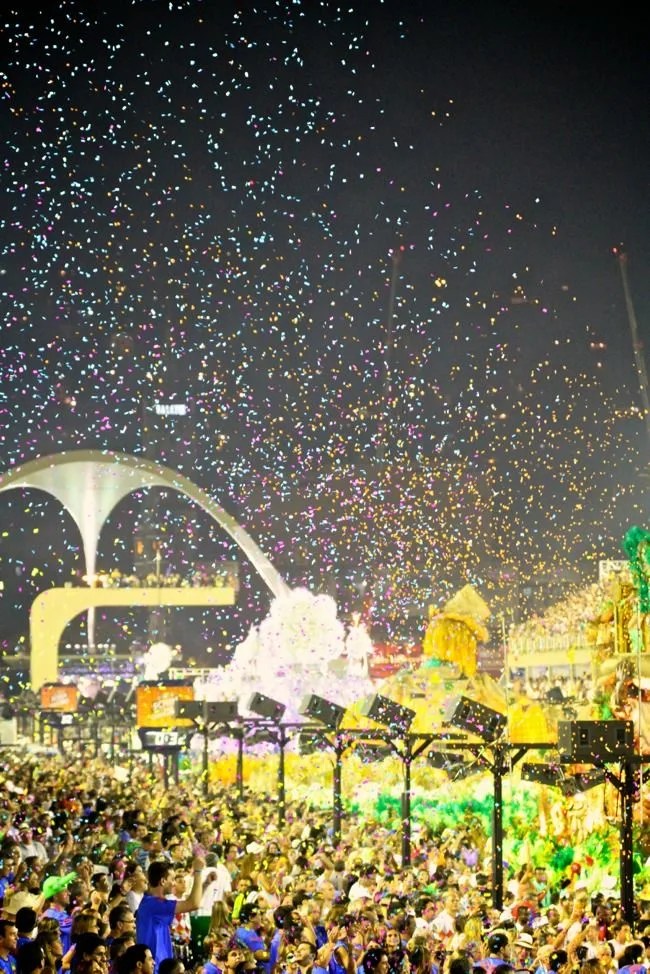 carnaval-rio-gear-patrol-17_