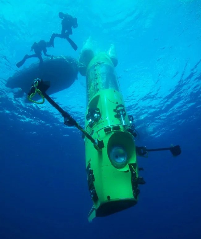 deepsea-challenger-gear-patrol-7