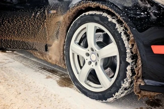 mercedes-benz-4th-generation-4-matic-gear-patrol-33
