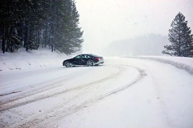 mercedes-benz-4th-generation-4-matic-gear-patrol-8