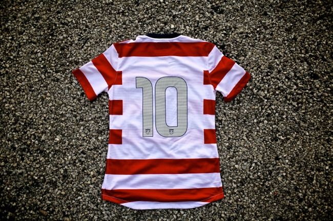 Nike-Team-USA-Soccer-Jersey-Gear-Patrol-2_