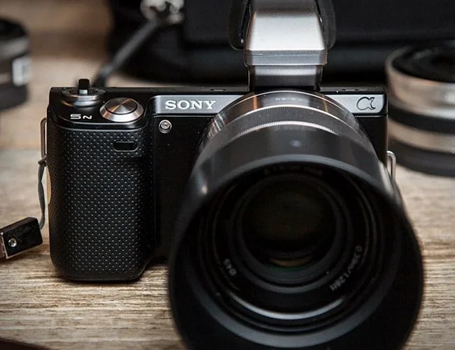 Sony-NEX-5n-Gear-Patrol-Kit