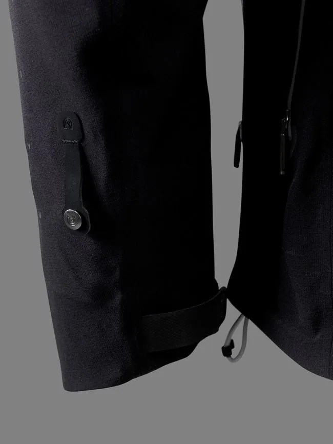 UVU-Cold-Race-Jacket-01-Gear-Patrol-5