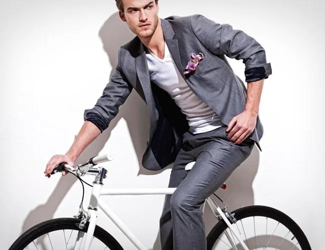 indochino-modern-linen-suit-collection-gear-patrol
