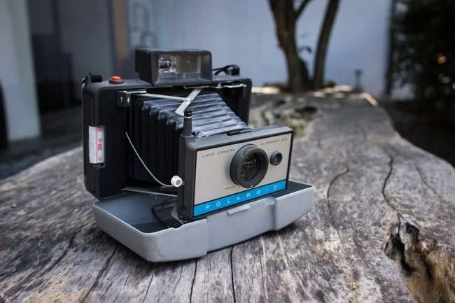 polaroid-land-camera-210-gear-patrol-1