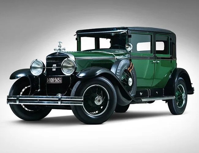 1928-Cadillac-Al-Capone-Town-Sedan-Gear-Patrol