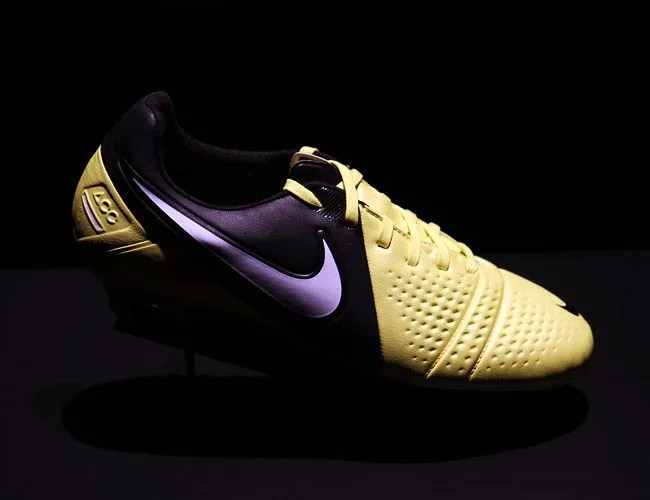 Nike-Maestri-3