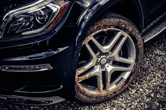 behind-the-wheel-2013-mercedes-benz-gl-gear-patrol-13